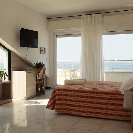 Hotel Bellevue Cattolica Eksteriør billede
