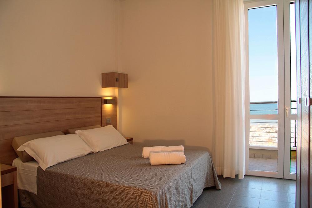 Hotel Bellevue Cattolica Eksteriør billede