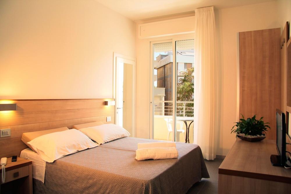 Hotel Bellevue Cattolica Eksteriør billede