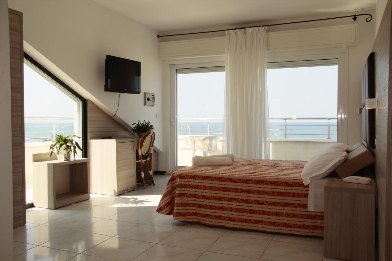 Hotel Bellevue Cattolica Eksteriør billede